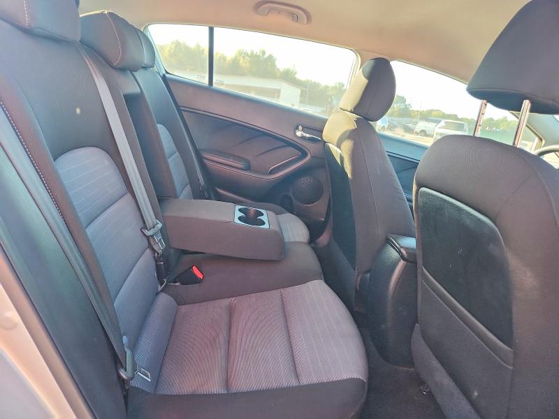 Photo 10 from auction – 2016 KIA FORTE5 with VIN KNAFK5A89G5621575