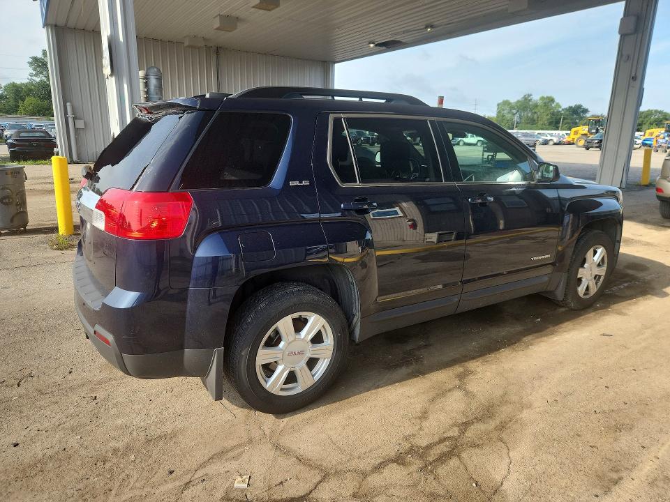Photo 3 from auction – 2015 GMC TERRAIN with VIN 2GKALREK0F6305142