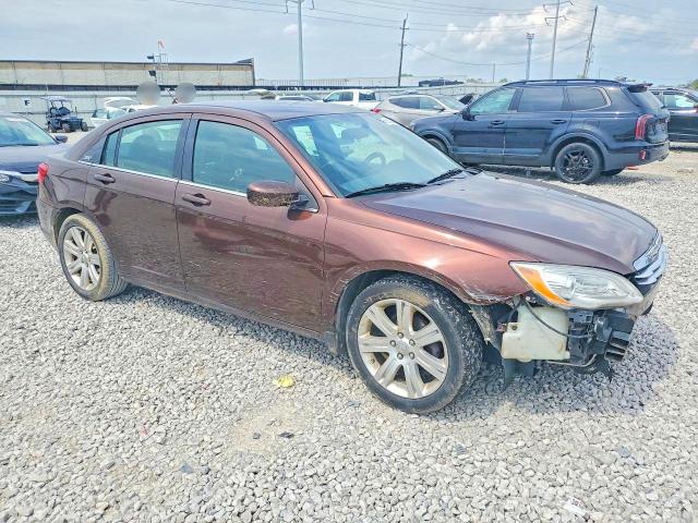 Photo 4 from auction – 2013 CHRYSLER 200 with VIN 1C3CCBAB2DN648078