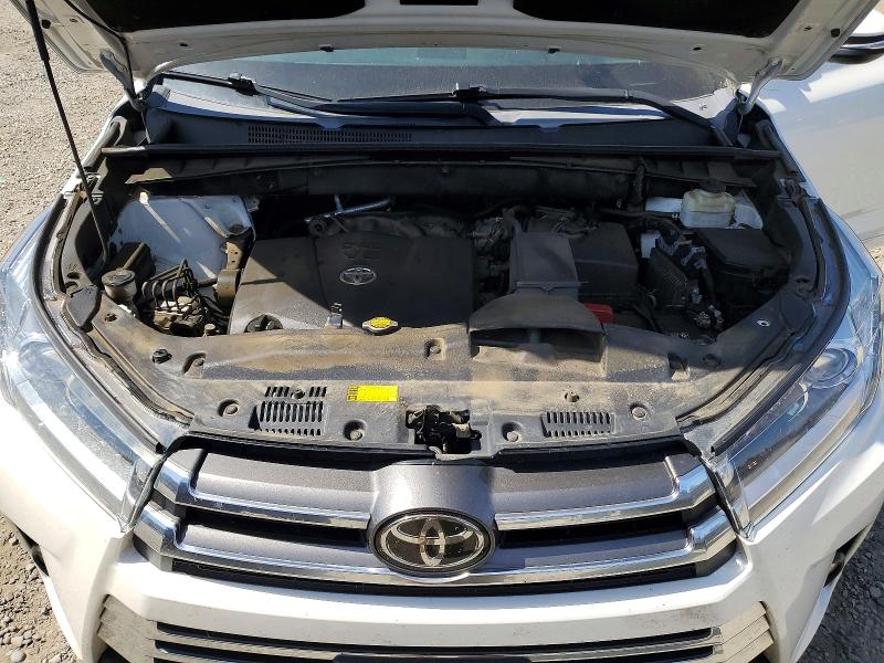 Photo 12 from auction – 2017 TOYOTA HIGHLANDER with VIN 5TDDZRFH9HS375032