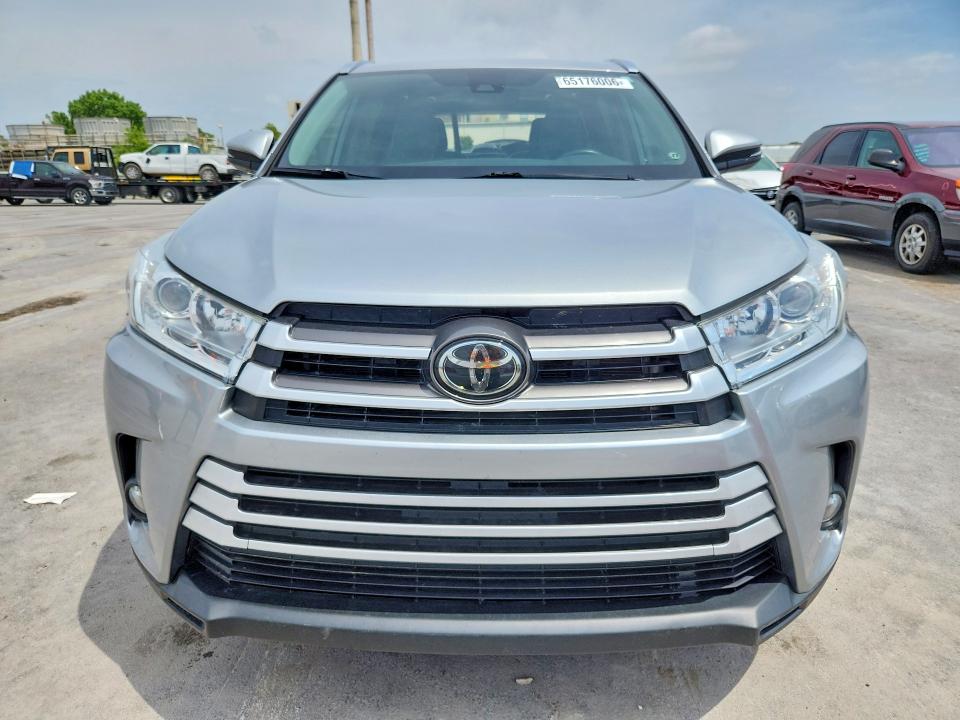 Photo 5 from auction – 2019 TOYOTA HIGHLANDER with VIN 5TDKZRFH2KS565138