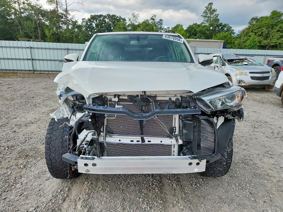 Photo 5 from auction – 2019 TOYOTA 4RUNNER with VIN JTEBU5JR1K5735014