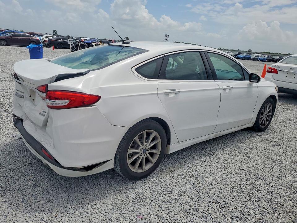 Photo 3 from auction – 2017 FORD FUSION with VIN 3FA6P0HD5HR184575