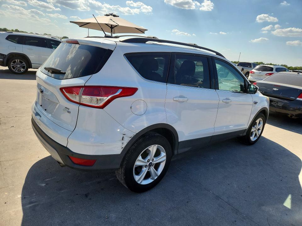 Photo 3 from auction – 2016 FORD ESCAPE with VIN 1FMCU9GX6GUA76796