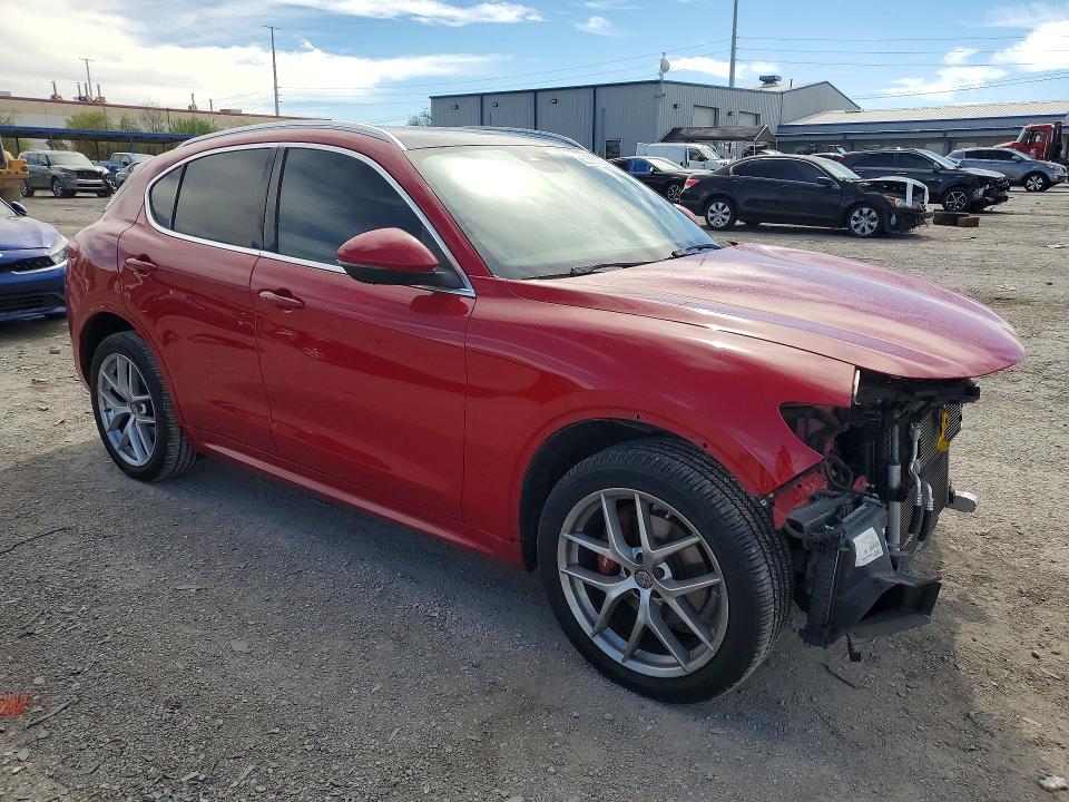 Снимка 4 от търг – 2021 ALFA ROMEO STELVIO с VIN ZASPAKBN6M7D18578