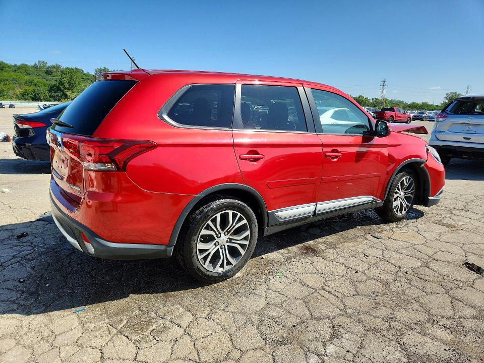 Zdjęcie 3 z aukcji – 2016 MITSUBISHI OUTLANDER z VIN JA4AD3A35GZ028184