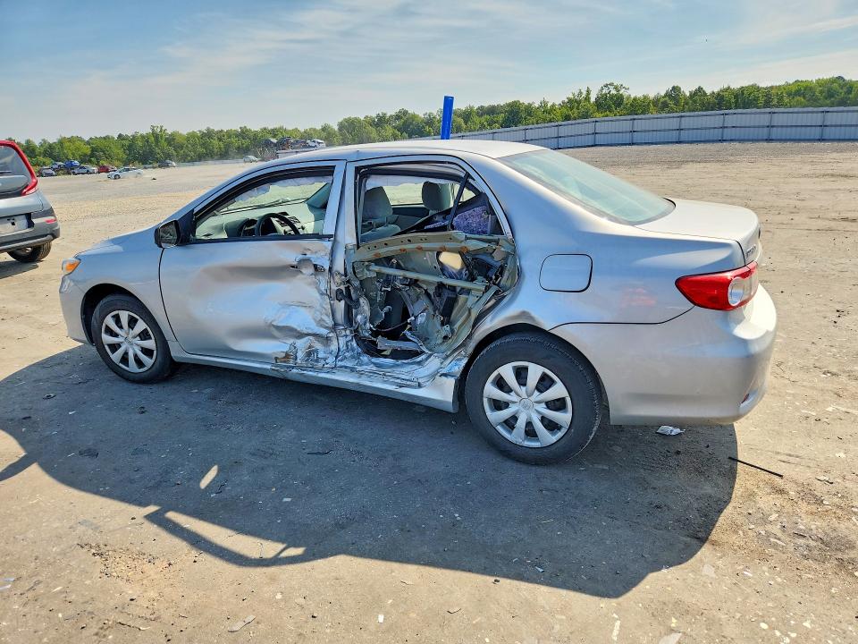 Photo 2 from auction – 2013 TOYOTA COROLLA with VIN 2T1BU4EEXDC976758