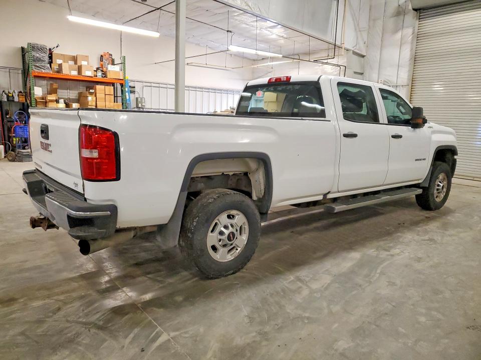 Photo 3 from auction – 2018 GMC SIERRA with VIN 1GT12REY8JF224858