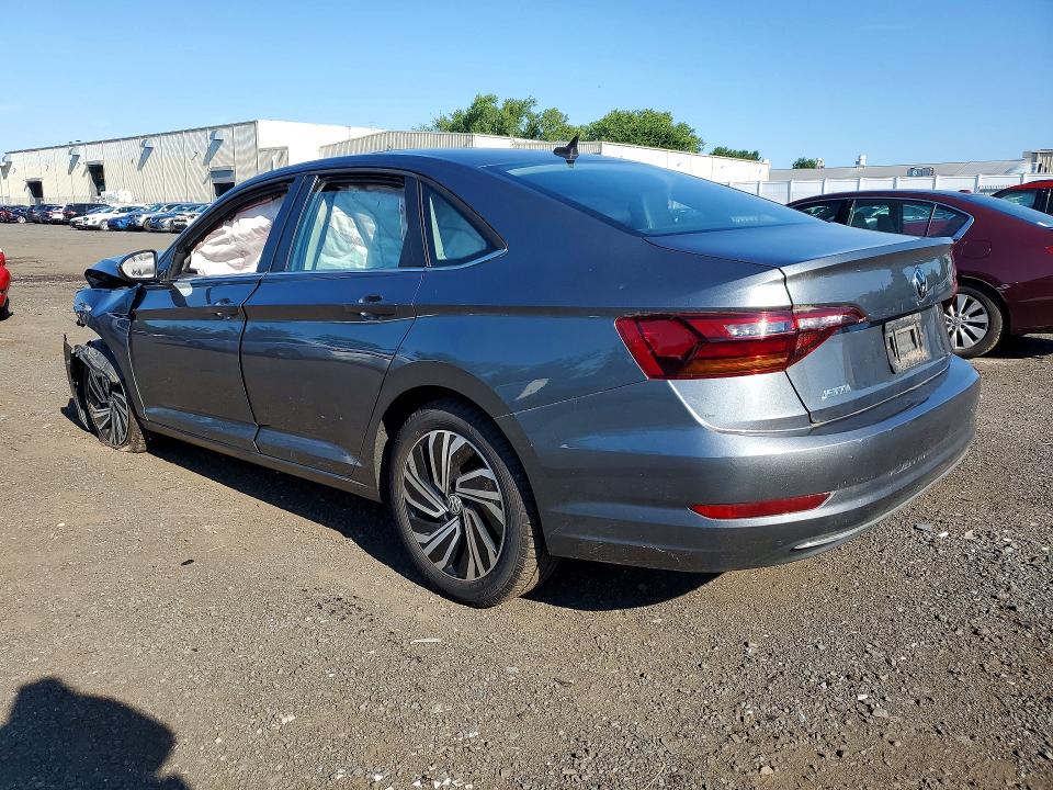 Photo 2 from auction – 2021 VOLKSWAGEN JETTA with VIN 3VWE57BU8MM095942