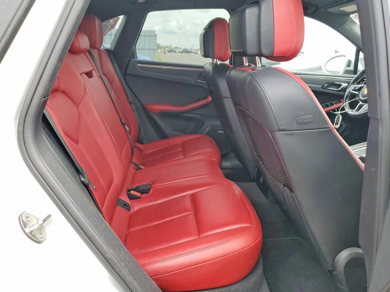 Photo 11 from auction – 2018 PORSCHE MACAN with VIN WP1AA2A54JLB11351