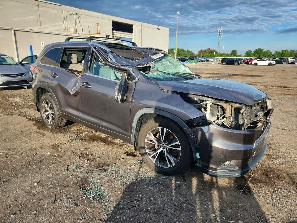 Photo 4 from auction – 2016 TOYOTA HIGHLANDER with VIN 5TDJKRFH0GS231150