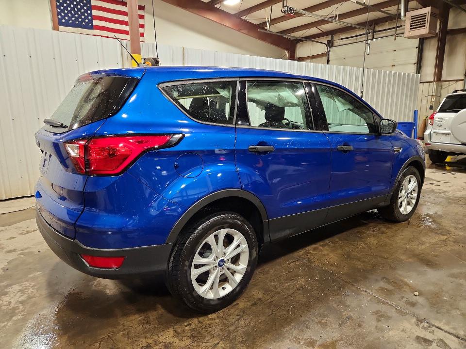 Photo 3 from auction – 2019 FORD ESCAPE with VIN 1FMCU0F78KUC19107