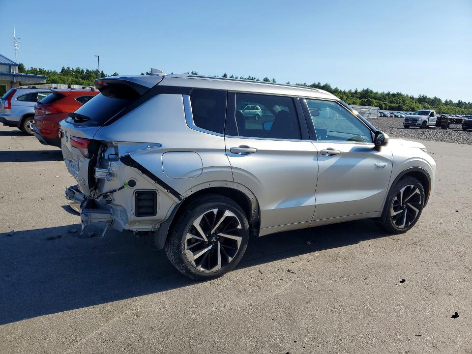Photo 3 from auction – 2023 MITSUBISHI OUTLANDER with VIN JA4T5VA98PZ022479