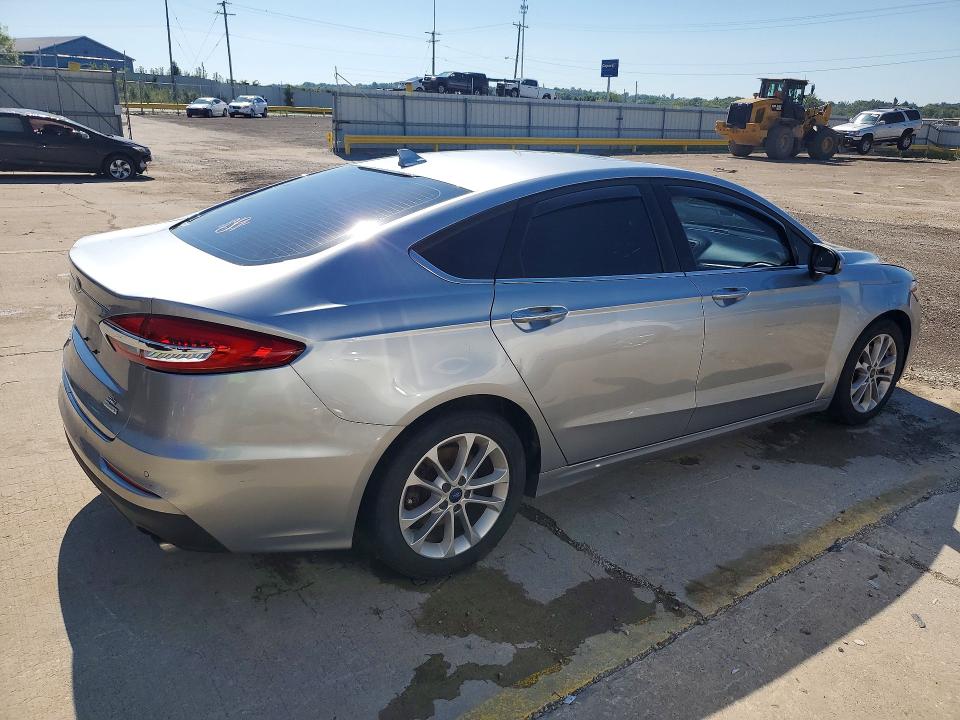 Photo 3 from auction – 2020 FORD FUSION with VIN 3FA6P0HD4LR135151