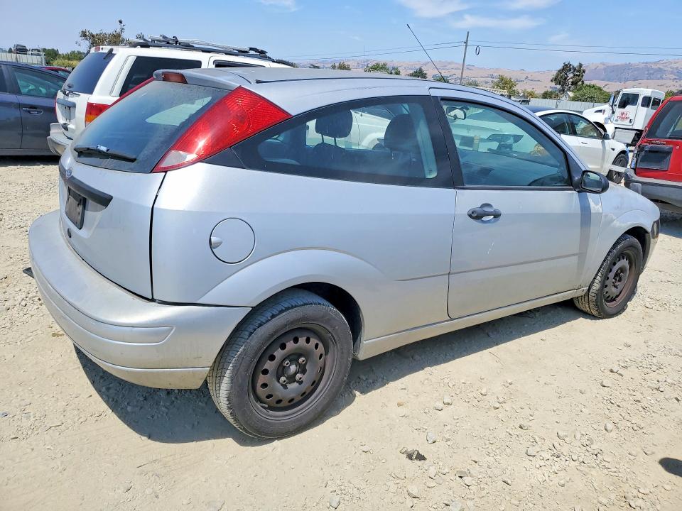 Photo 3 from auction – 2007 FORD FOCUS with VIN 1FAFP31N47W242966