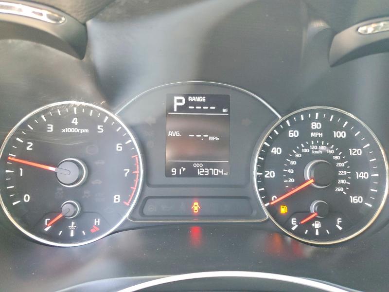 Photo 9 from auction – 2017 KIA FORTE with VIN 3KPFK4A7XHE121032