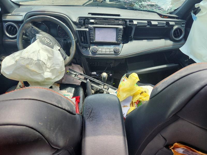 Photo 8 from auction – 2017 TOYOTA RAV4 with VIN 2T3NFREV3HW346712