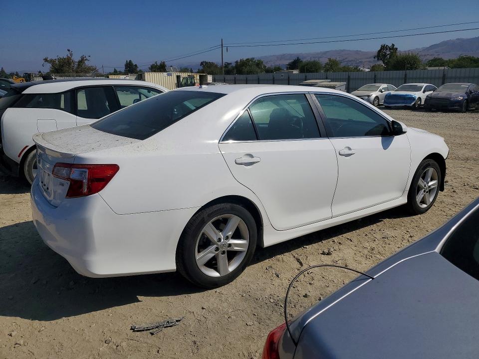 Photo 3 from auction – 2014 TOYOTA CAMRY with VIN 4T1BF1FKXEU731035