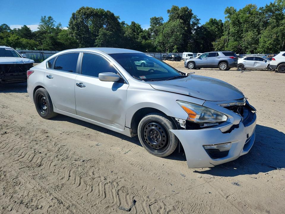 Photo 4 from auction – 2015 NISSAN ALTIMA with VIN 1N4AL3AP2FN335240