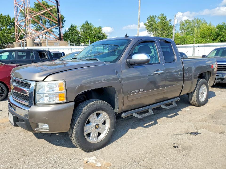 CHEVROLET SILVERADO 2011 with VIN 1GCRKSE31BZ318255 - Photo from auction