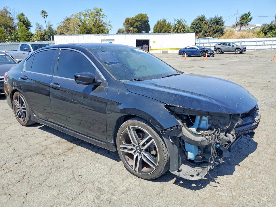 Photo 4 from auction – 2016 HONDA ACCORD with VIN 1HGCR2F55GA175769
