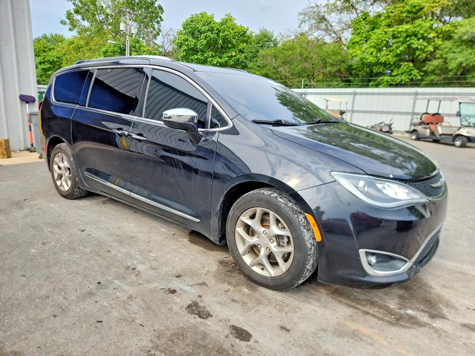 Photo 4 from auction – 2018 CHRYSLER PACIFICA with VIN 2C4RC1GG0JR273986