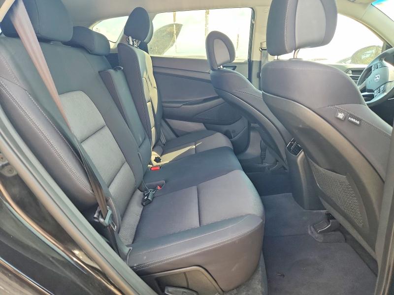 Photo 10 from auction – 2017 HYUNDAI TUCSON with VIN KM8J3CA28HU351283
