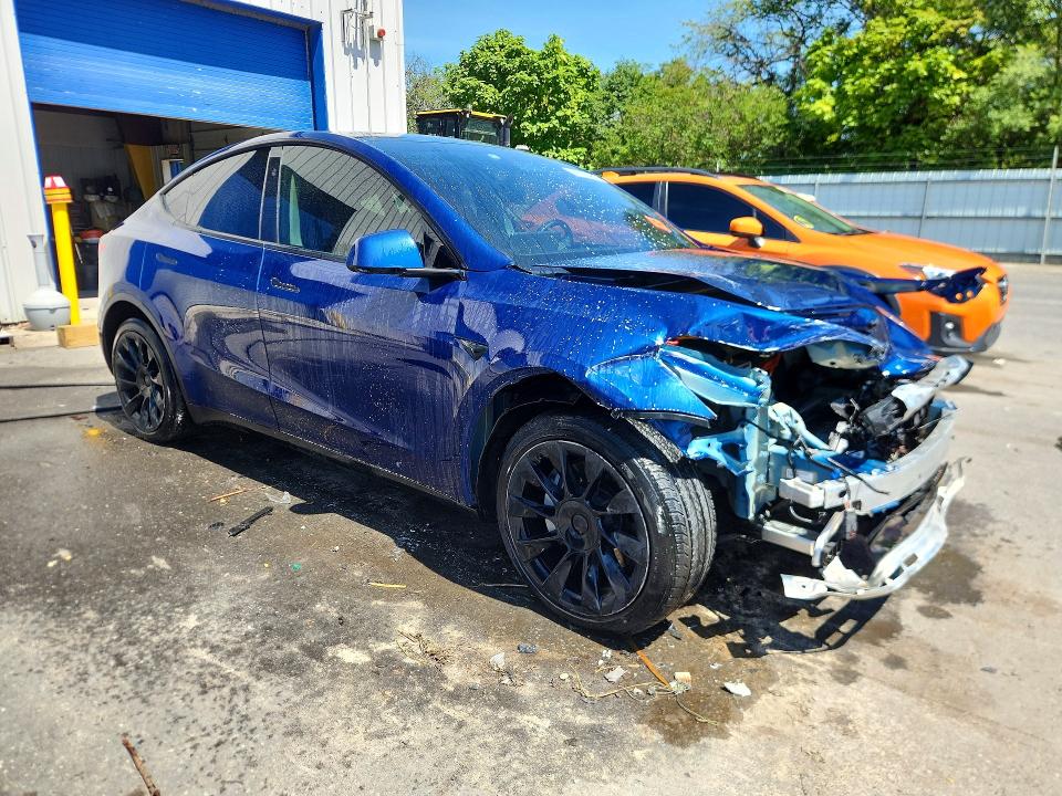 Photo 4 from auction – 2024 TESLA MODEL Y with VIN 7SAYGDEE8RA237151
