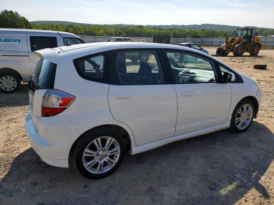 Photo 3 from auction – 2011 HONDA FIT with VIN JHMGE8H59BC015496