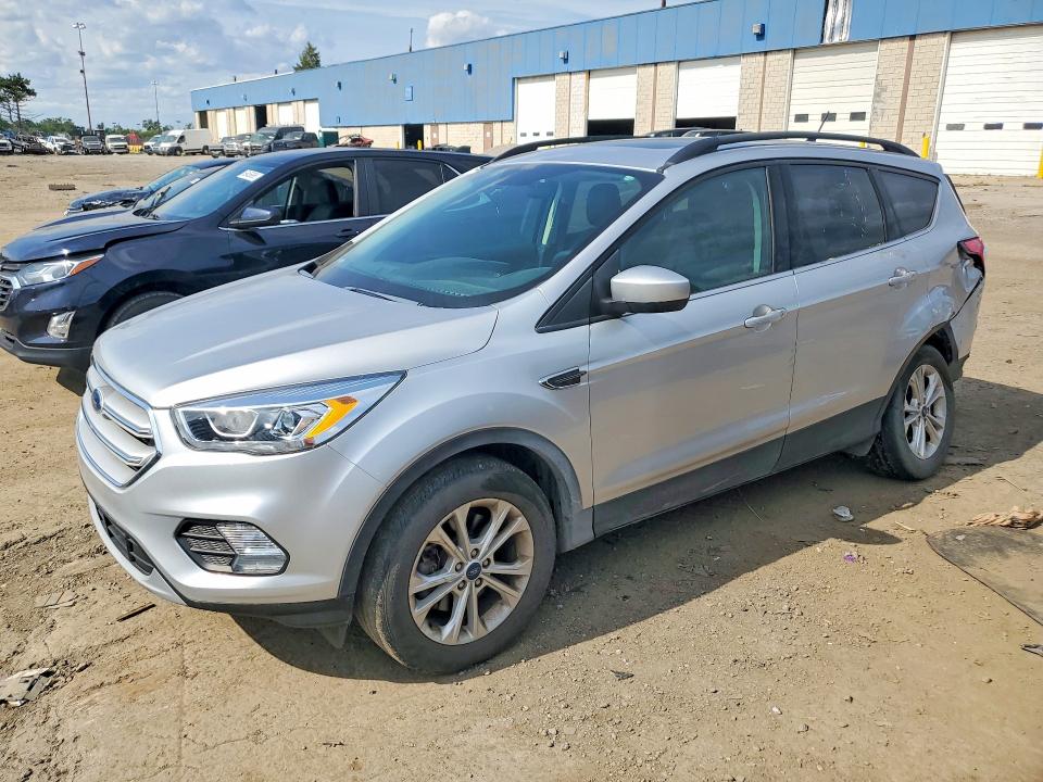 FORD ESCAPE 2018 с VIN 1FMCU9HD3JUB30986 - Фото с аукциона
