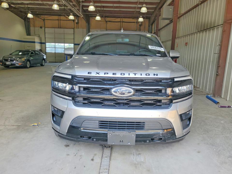 Photo 5 from auction – 2023 FORD EXPEDITION with VIN 1FMJU2A83PEA19868
