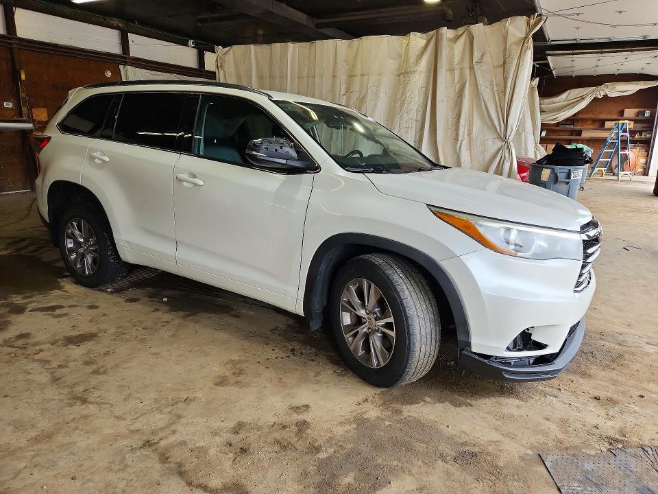 Photo 4 from auction – 2015 TOYOTA HIGHLANDER with VIN 5TDJKRFH2FS168681