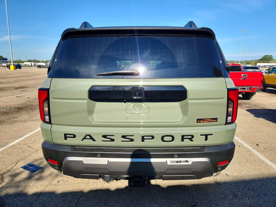 Photo 6 from auction – 2026 HONDA PASSPORT with VIN 5FNYF9H84TB066525