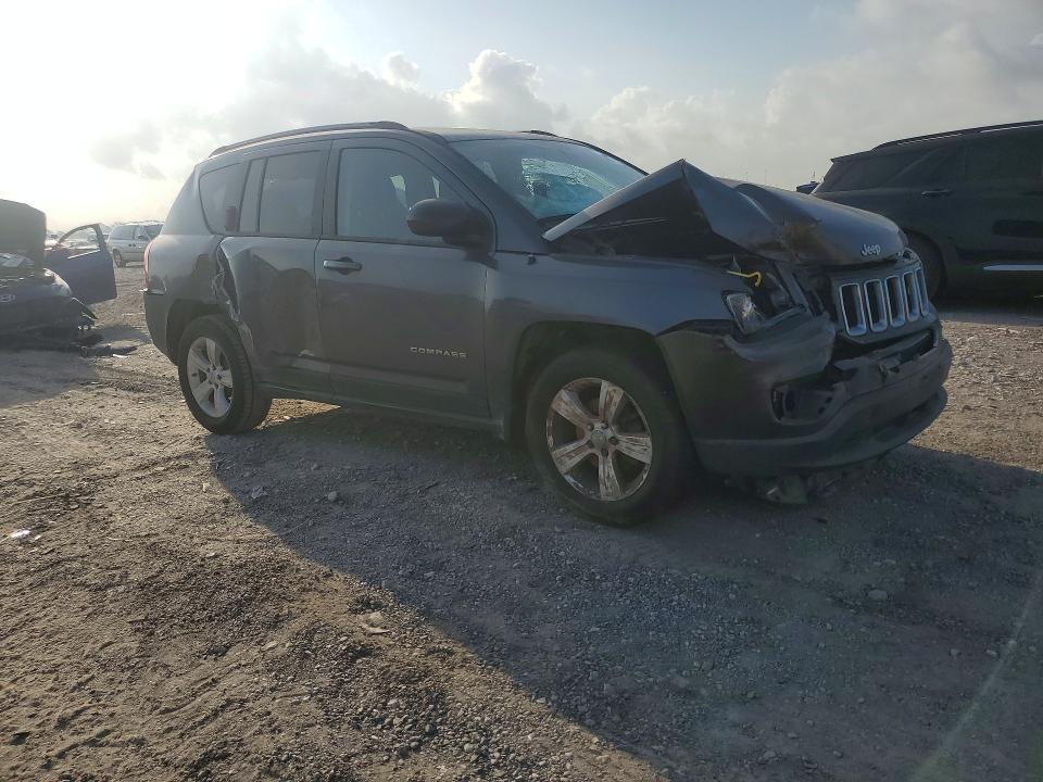 Photo 4 from auction – 2017 JEEP COMPASS with VIN 1C4NJCBA5HD146747