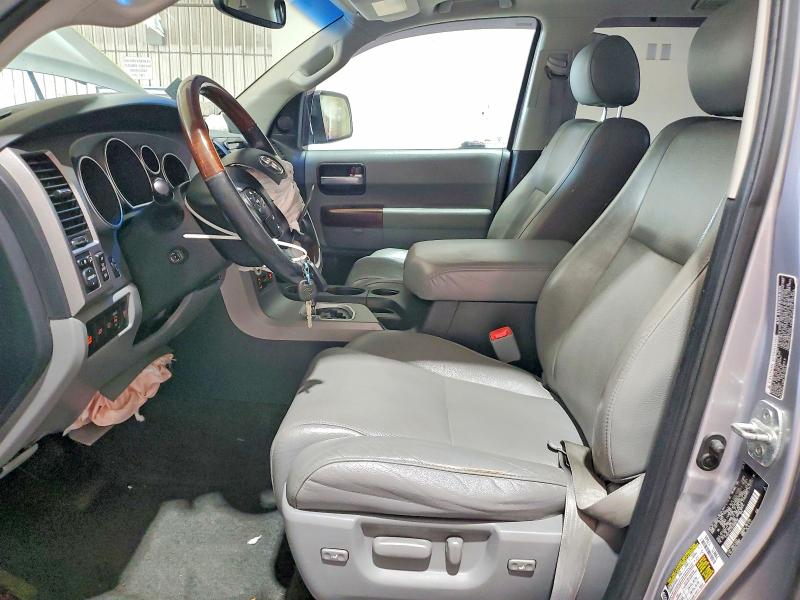 Photo 7 from auction – 2012 TOYOTA SEQUOIA with VIN 5TDDY5G1XCS068250