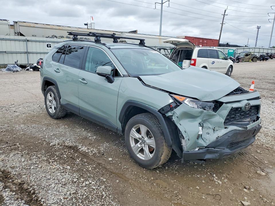 Photo 4 from auction – 2019 TOYOTA RAV4 with VIN 2T3W1RFV7KW020484