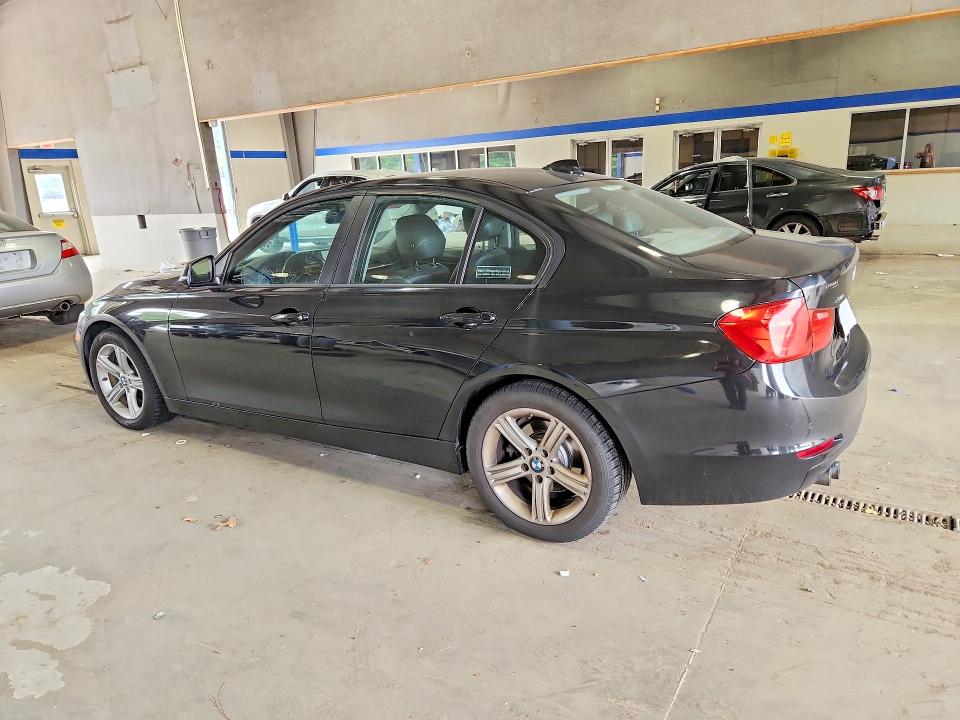 Photo 2 from auction – 2015 BMW 328 with VIN WBA3B5G50FNS17708
