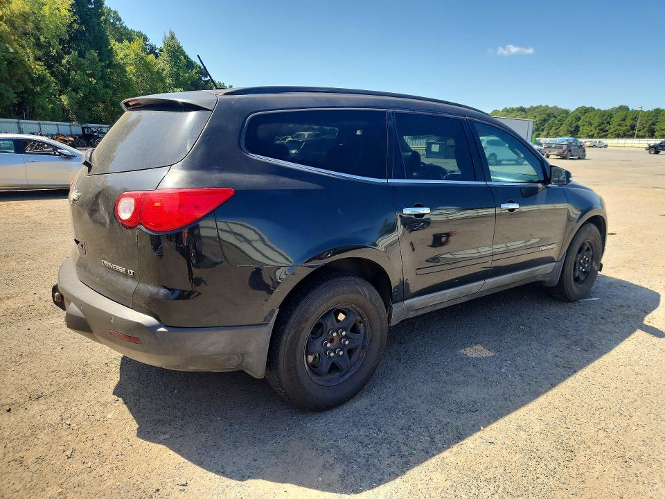 Photo 3 from auction – 2009 CHEVROLET TRAVERSE with VIN 1GNER23D19S156353