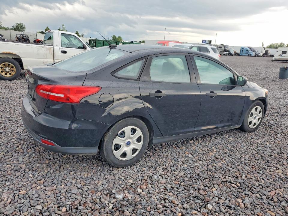 Photo 3 from auction – 2016 FORD FOCUS with VIN 1FADP3E22GL233465