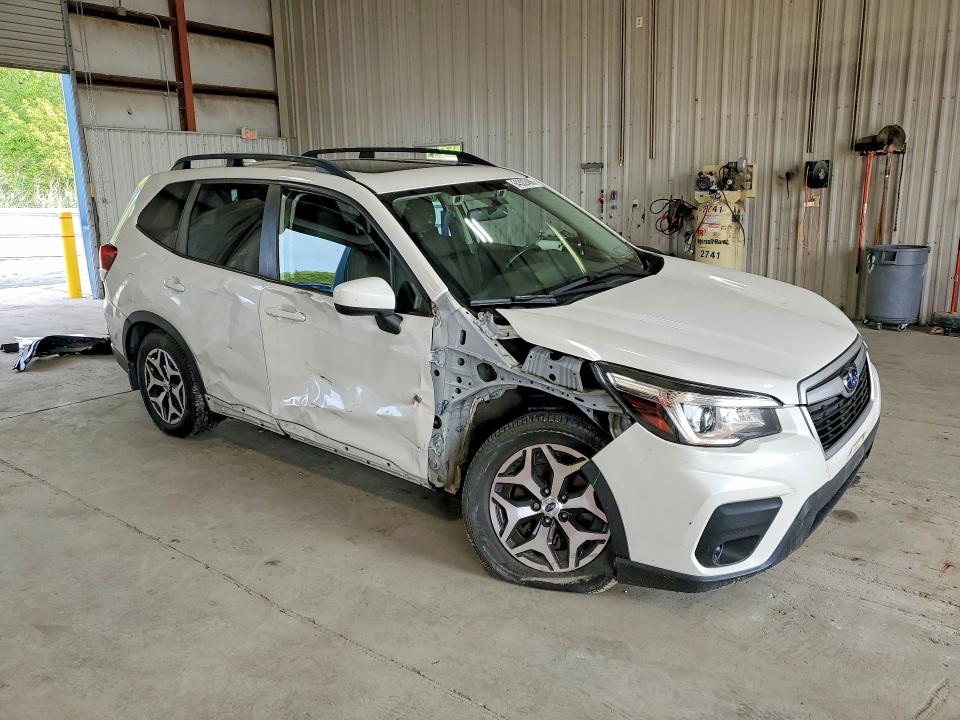 Photo 4 from auction – 2019 SUBARU FORESTER with VIN JF2SKAGC2KH440767