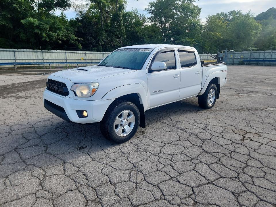TOYOTA TACOMA 2015 with VIN 5TFLU4EN7FX132802 - Photo from auction