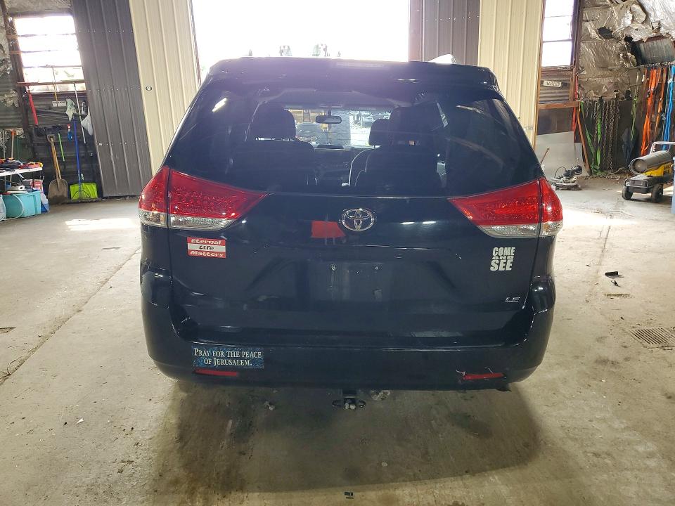 Фото 6 с аукциона – 2011 TOYOTA SIENNA с VIN 5TDKK3DC2BS117149