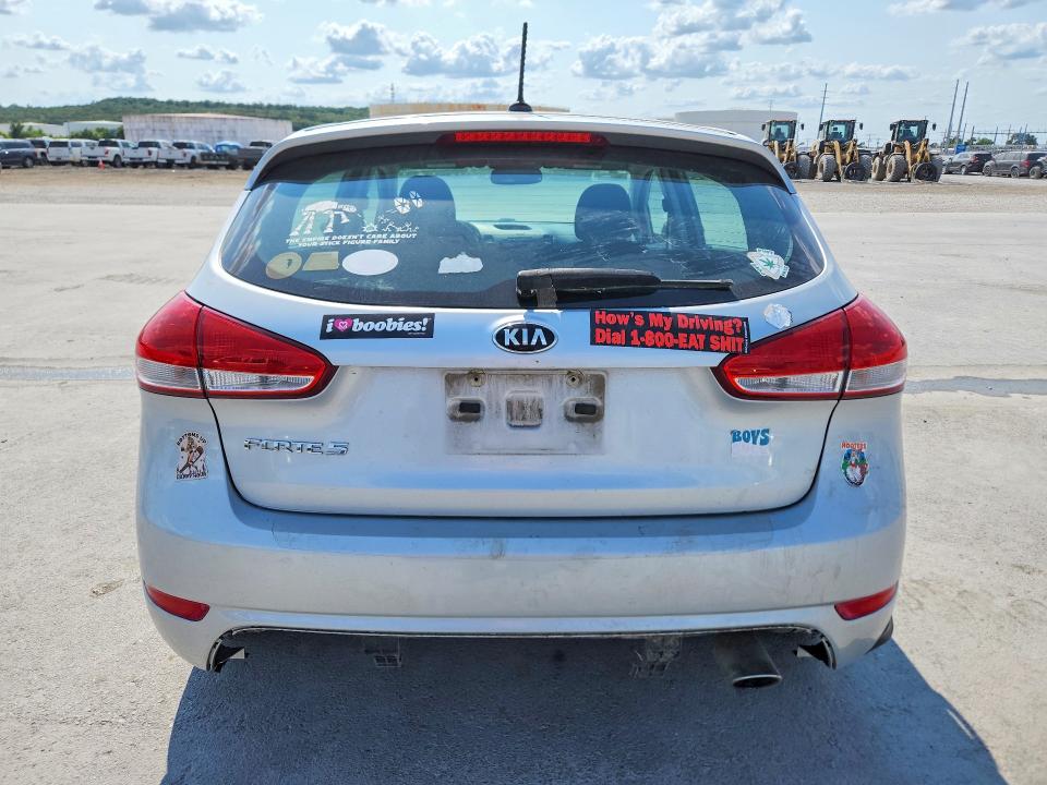 Photo 6 from auction – 2016 KIA FORTE5 with VIN KNAFK5A85G5651026
