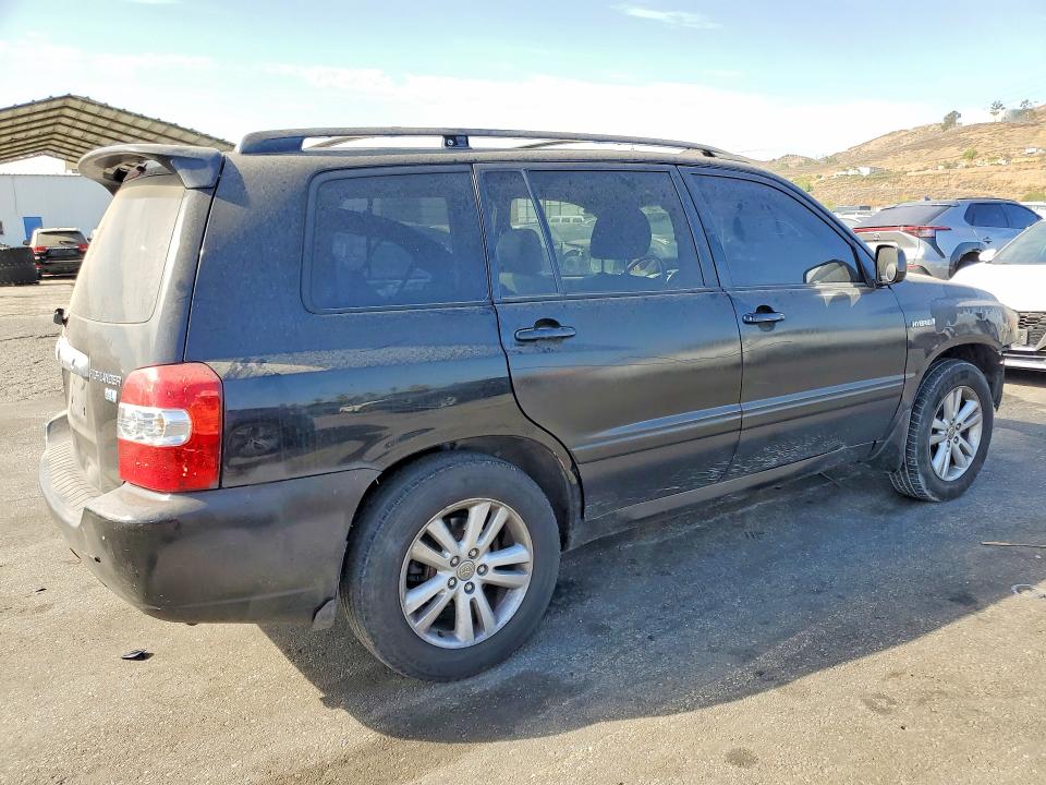 Photo 3 from auction – 2006 TOYOTA HIGHLANDER with VIN JTEDW21A060011328