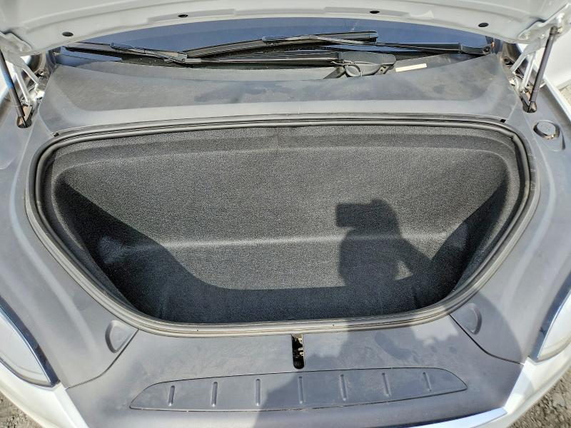 Photo 12 from auction – 2021 TESLA MODEL X with VIN 5YJXCDE21MF323679