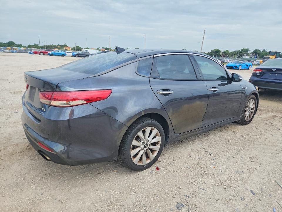 Фото 3 с аукциона – 2018 KIA OPTIMA с VIN 5XXGU4L31JG190777