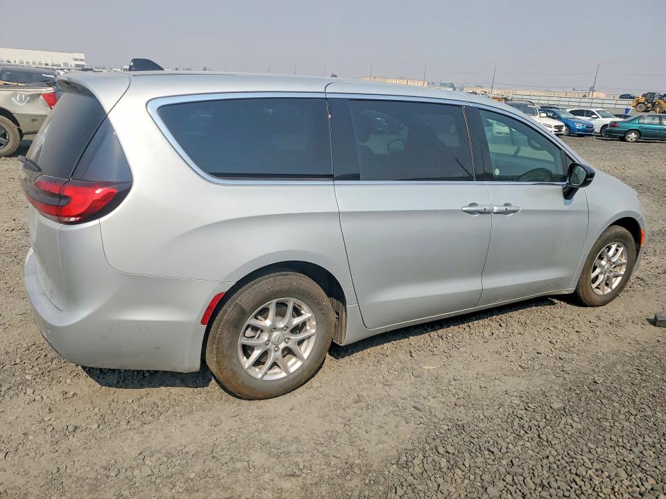 Photo 3 from auction – 2026 CHRYSLER PACIFICA with VIN 2C4RC1BG5TR169231
