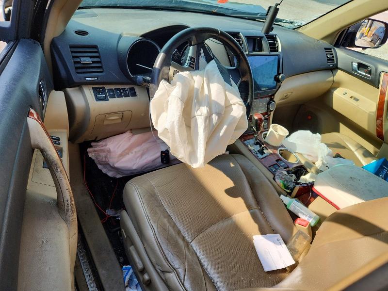 Zdjęcie 8 z aukcji – 2012 TOYOTA HIGHLANDER z VIN 5TDDK3EH1CS152379