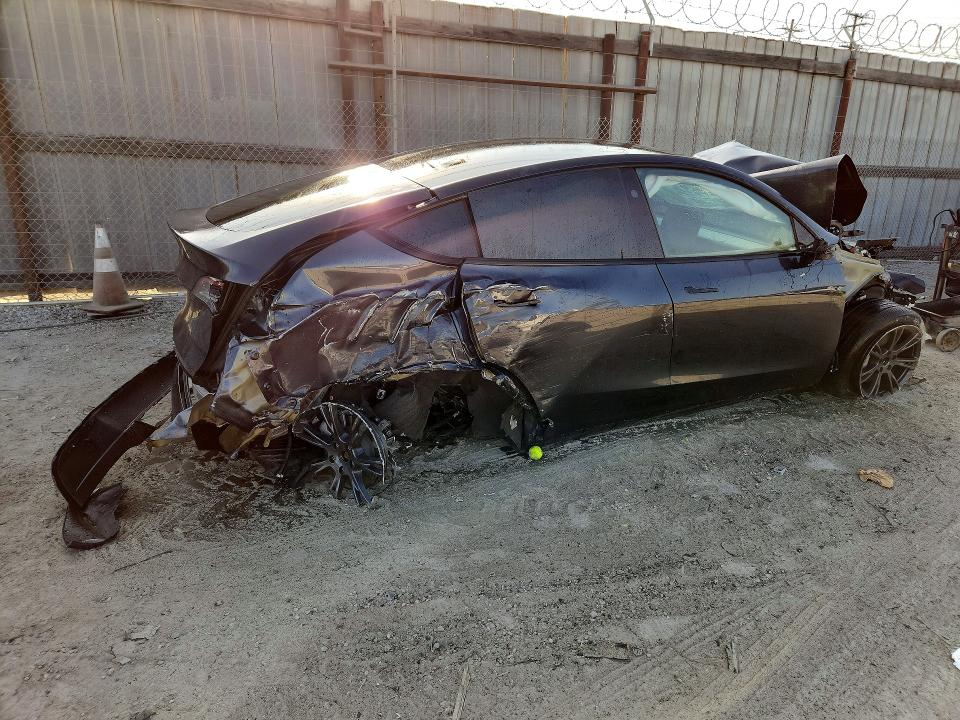Photo 3 from auction – 2025 TESLA MODEL Y with VIN 7SAYGDED0SF315549