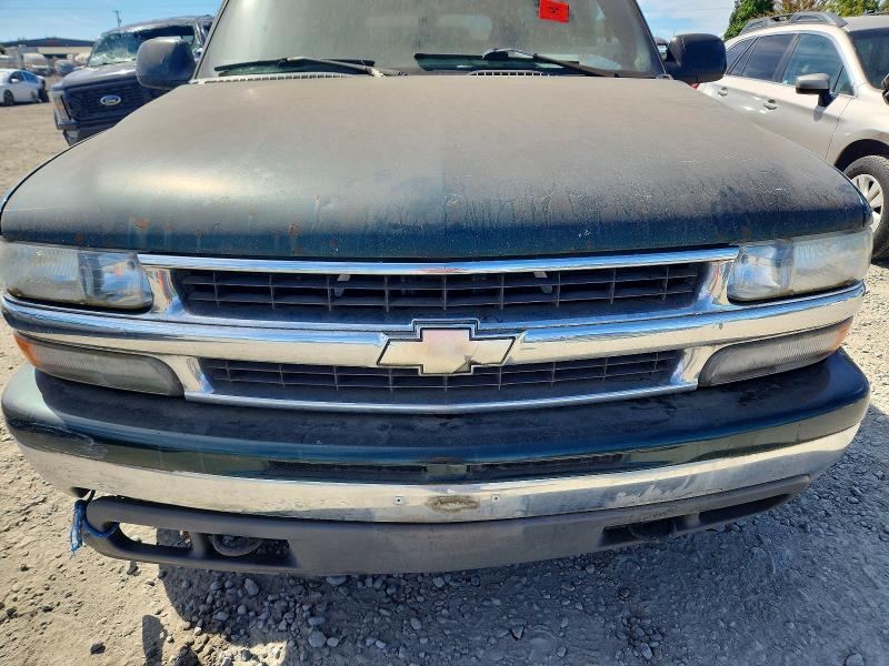 Photo 12 from auction – 2001 CHEVROLET SUBURBAN with VIN 3GNFK16T21G165239